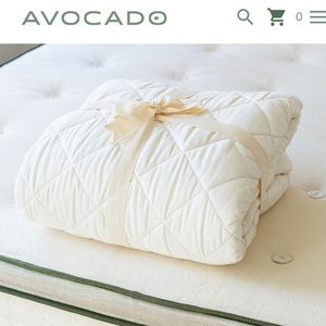 Cal King Avocado mattress pad - used like new 4 months !
